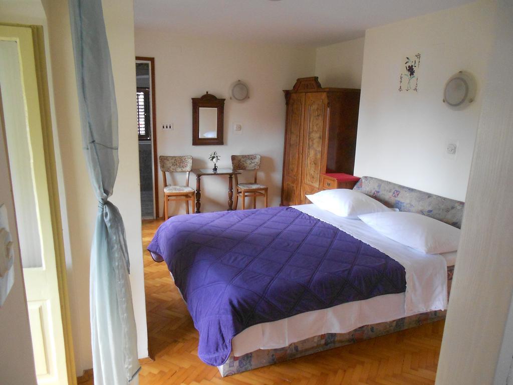 Guesthouse Kuca Na Sterne Lovran Rum bild
